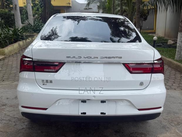 BYD Qin Plus DM-i 2022 White