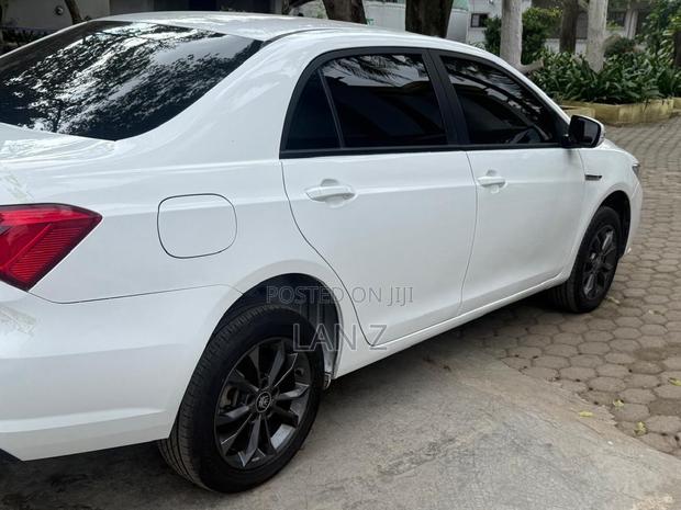 BYD Qin Plus DM-i 2022 White