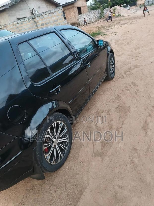 Volkswagen Golf 2002 Black