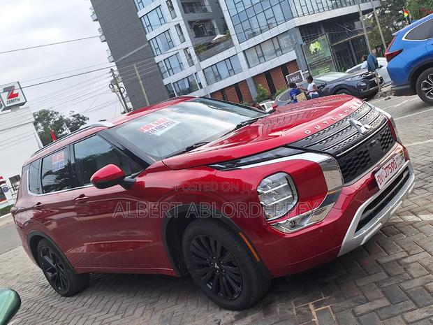 Mitsubishi Outlander SEL 2022 Burgundy