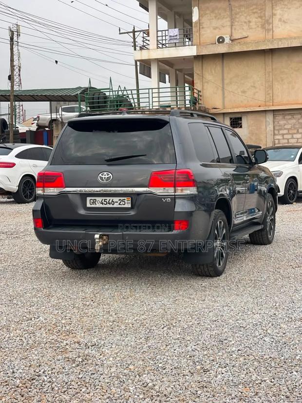 Toyota Land Cruiser 2018 Black