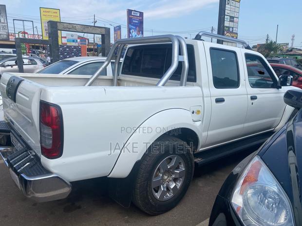Nissan Hardbody 2019 White