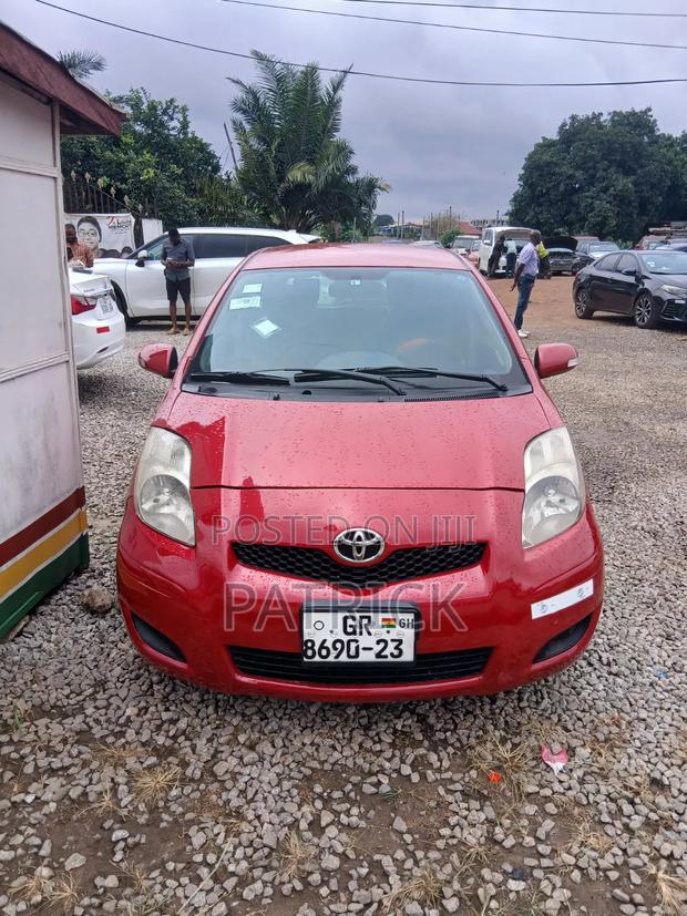 Toyota Vitz 2010 Red