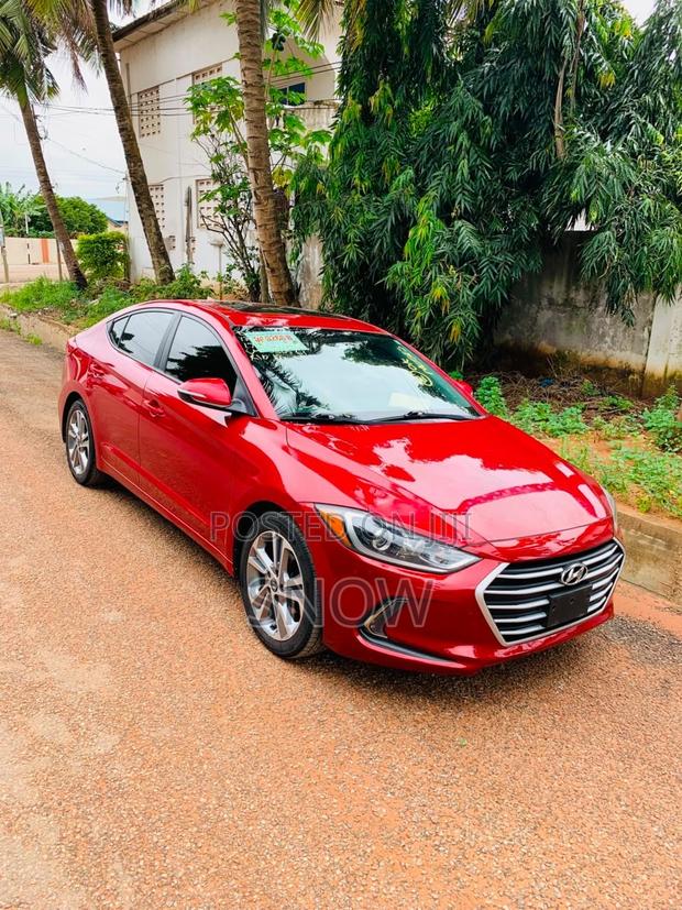Hyundai Elantra Limited Sedan FWD (2.0L 4cyl 6A) 2017 Red
