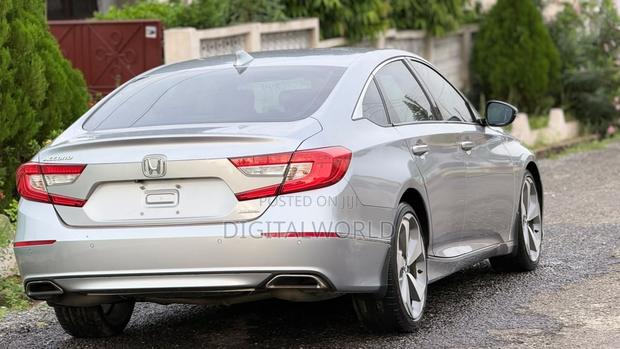 Honda Accord Touring 2018 White