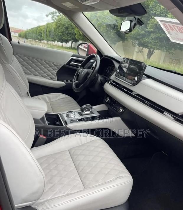 Mitsubishi Outlander SEL 2022 Burgundy