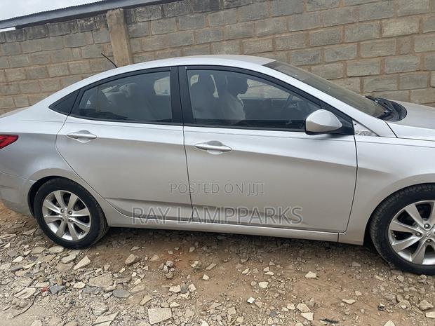 Hyundai Accent 2013 Silver