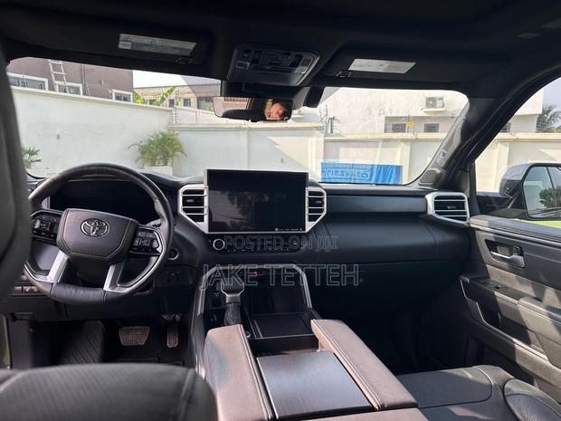 Toyota Tundra 2024 Black