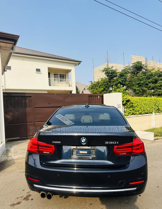 BMW 330i 2018 Black