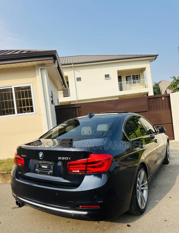 BMW 330i 2018 Black