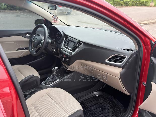 Hyundai Accent SE 2022 Red