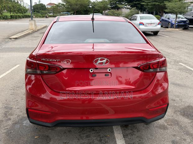Hyundai Accent SE 2022 Red