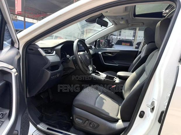 Toyota RAV4 2025 White