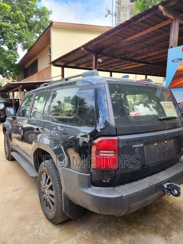 New Toyota Land Cruiser Prado 2.8 2024 Black
