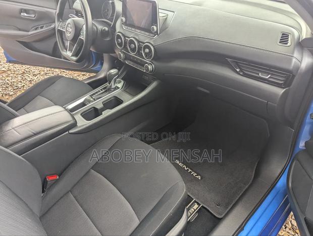 Nissan Sentra 2023 Blue