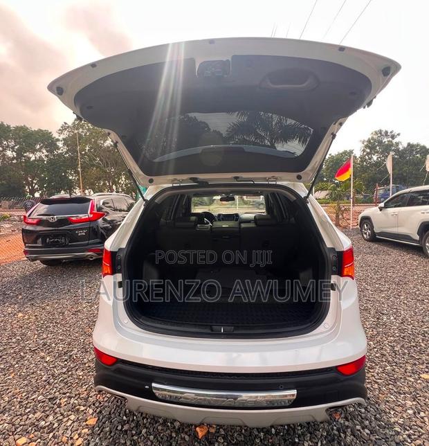 Hyundai Santa Fe 2015 White