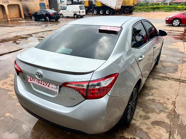 Toyota Corolla 2016 Silver