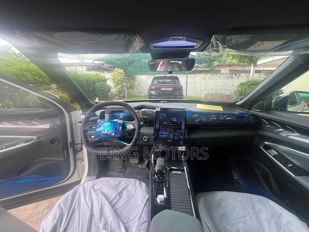 Geely Boyue 2025 White