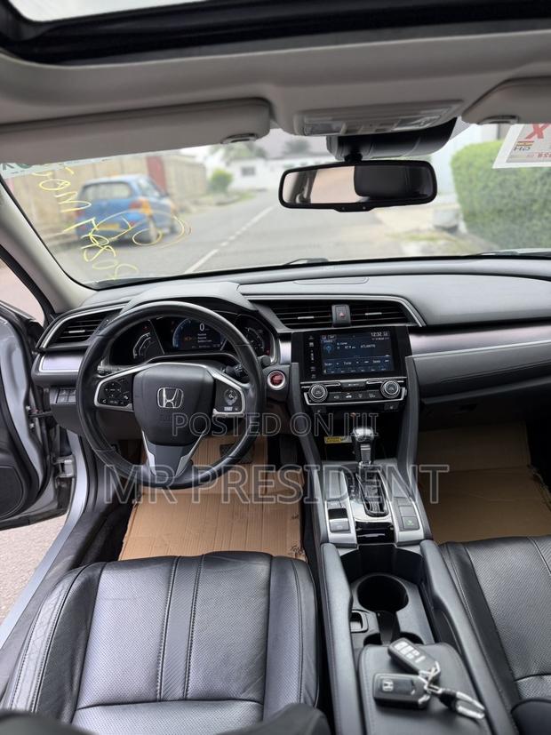 Honda Civic Touring 4dr Sedan (1.5L 4cyl) 2017 Silver