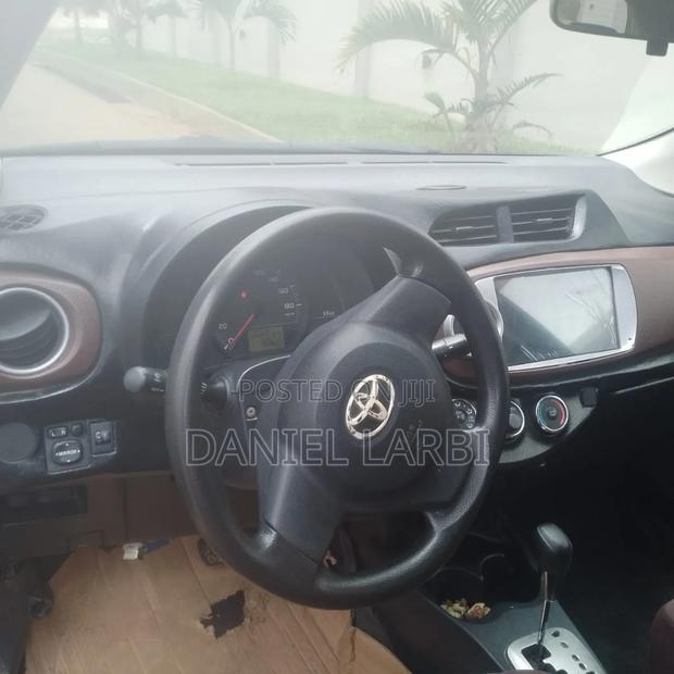 Toyota Vitz 2012 Brown