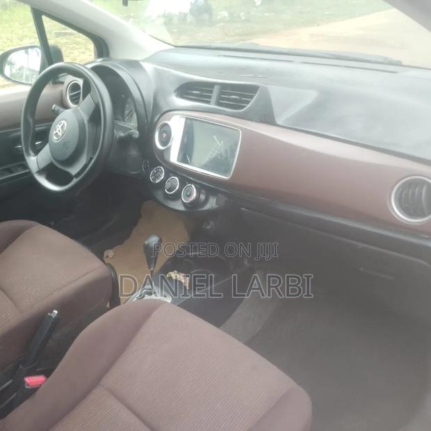 Toyota Vitz 2012 Brown