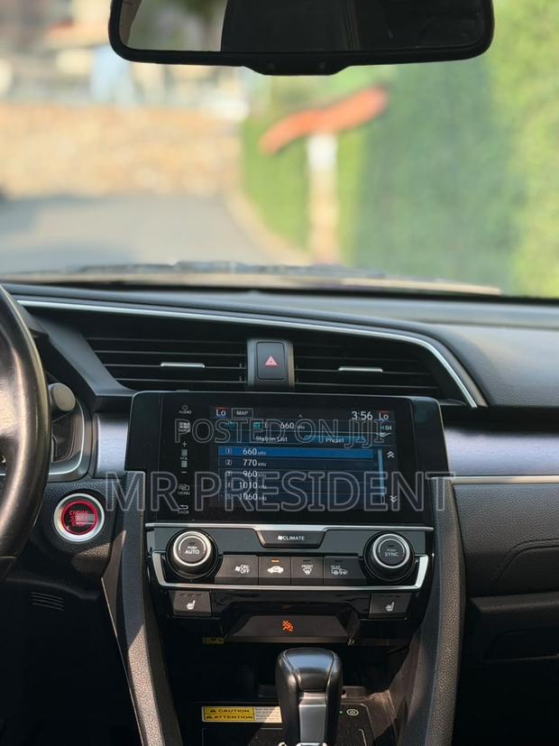 Honda Civic Touring Sedan 2018 White