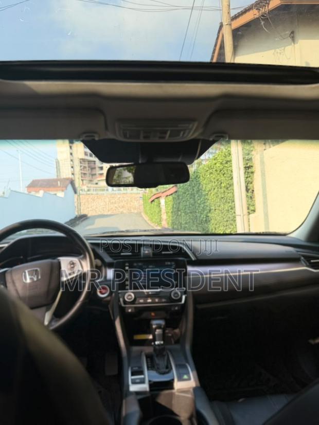Honda Civic Touring Sedan 2018 White