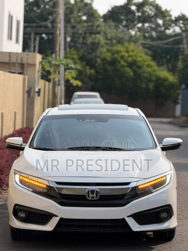 Honda Civic Touring Sedan 2018 White
