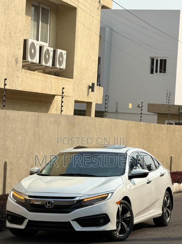 Honda Civic Touring Sedan 2018 White