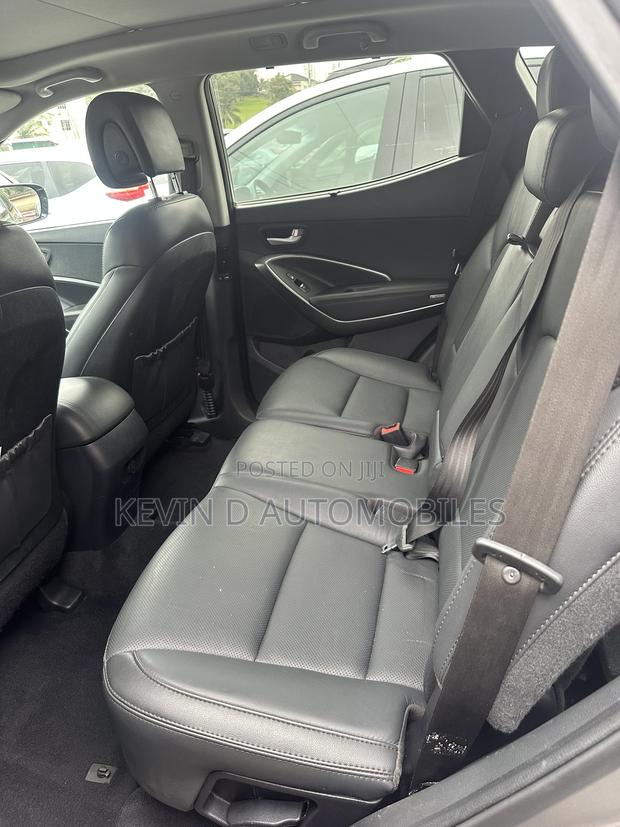 Hyundai Santa Fe SE AWD 2017 Gray