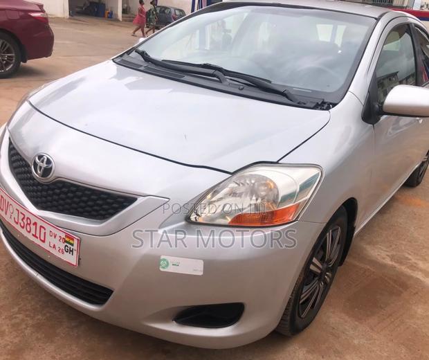 Toyota Yaris 2012 Silver