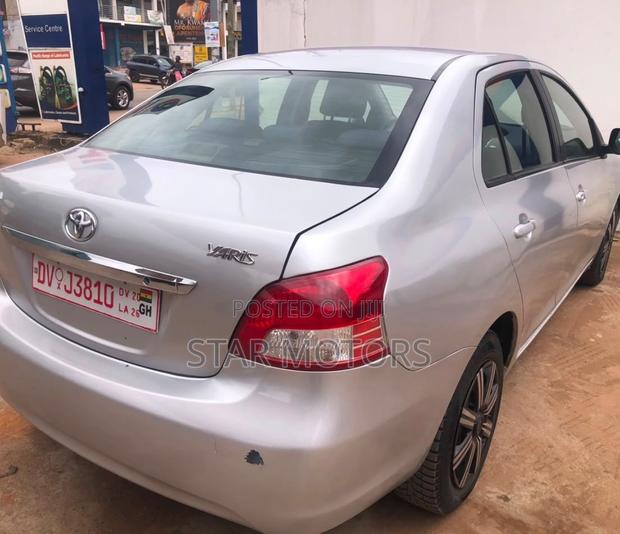 Toyota Yaris 2012 Silver