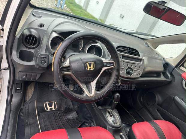 Honda Fit Automatic 2010 Silver