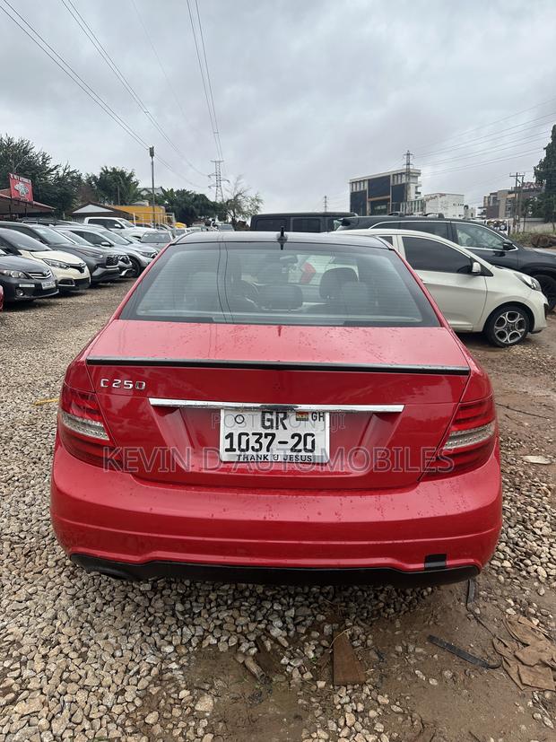 Mercedes-Benz C250 2012 Red