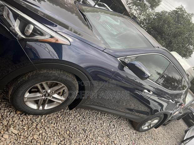 Hyundai Santa Fe SE AWD 2018 Blue