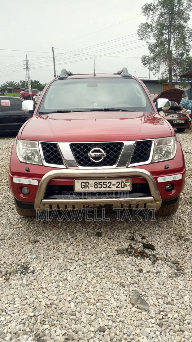 Nissan Navara 2011 Red