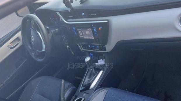 Toyota Corolla LE Eco (1.8L 4cyl 2A) 2018 Black