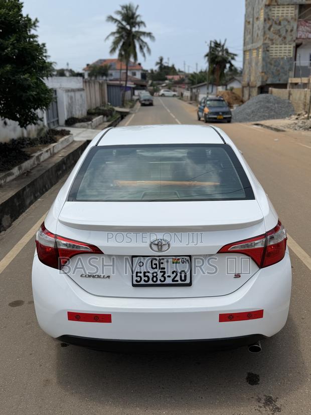 Toyota Corolla S 4dr Sedan (1.8L 4cyl CVT) 2015 White