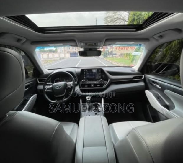 Toyota Highlander XLE AWD 2023 Gray