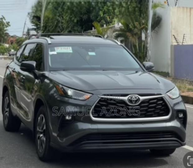 Toyota Highlander XLE AWD 2023 Gray