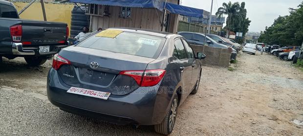 Toyota Corolla 2016 Gray