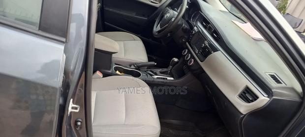 Toyota Corolla 2016 Gray