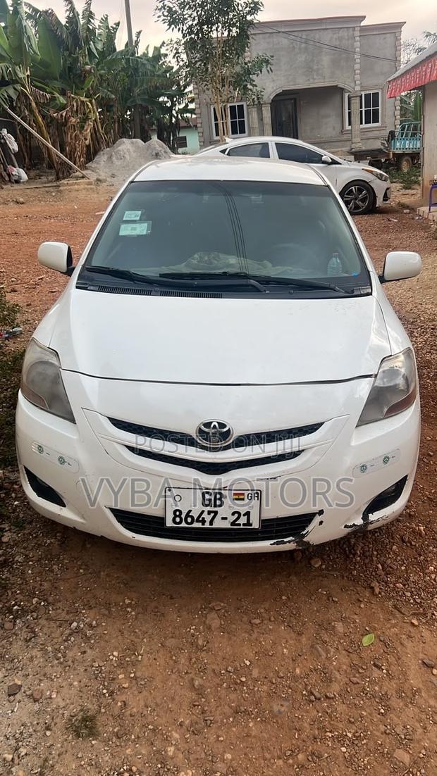 Toyota Yaris 2012 White