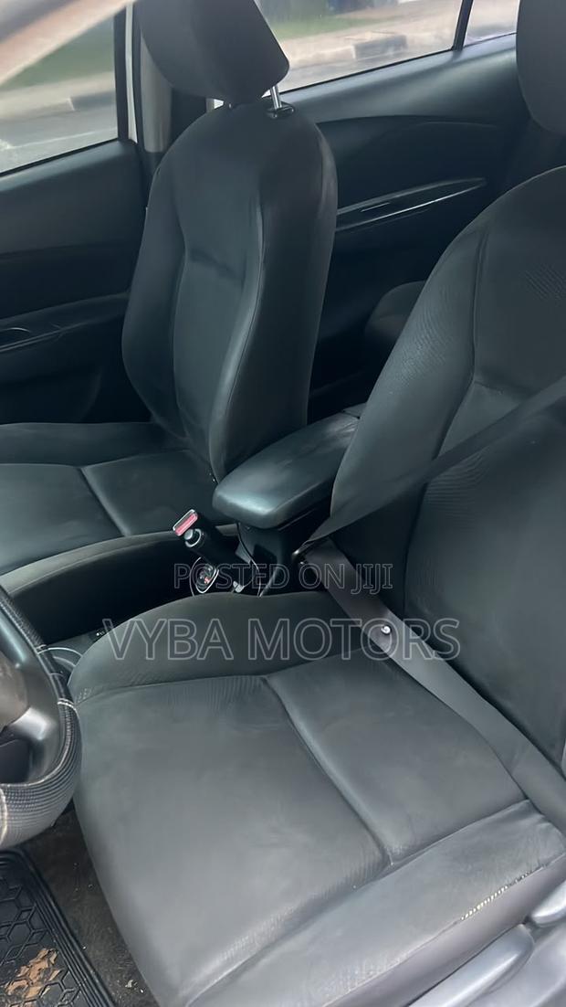 Toyota Yaris 2012 White