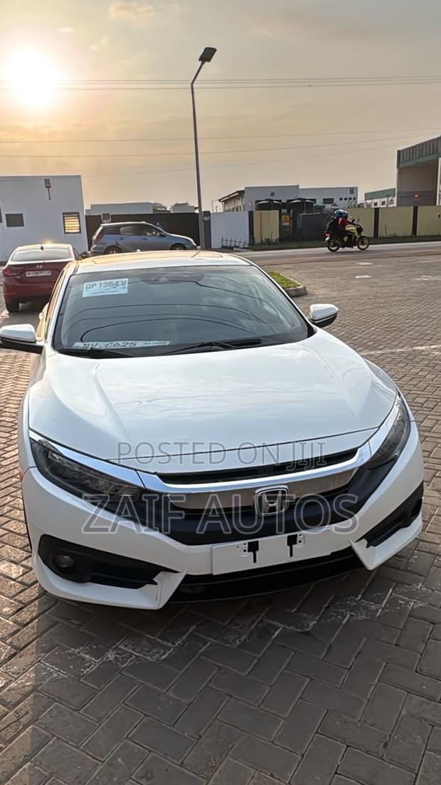 Honda Civic Touring 4dr Sedan (1.5L 4cyl) 2016 White