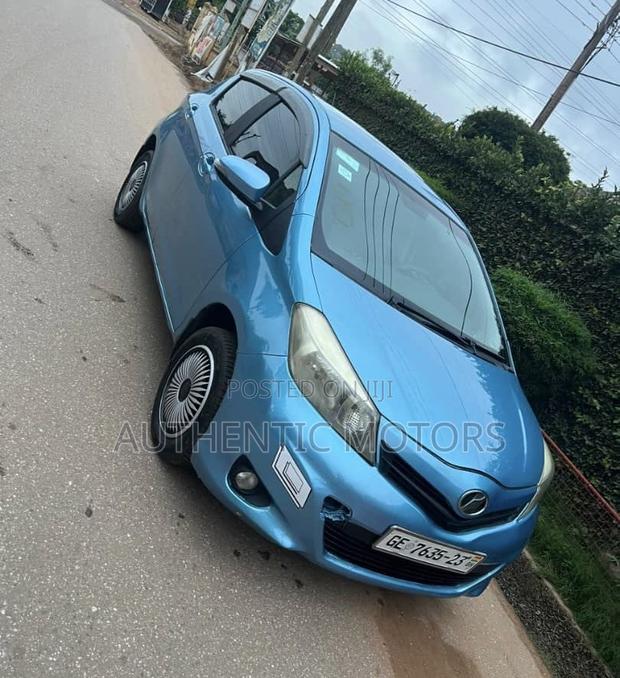 Toyota Vitz 2012 Blue