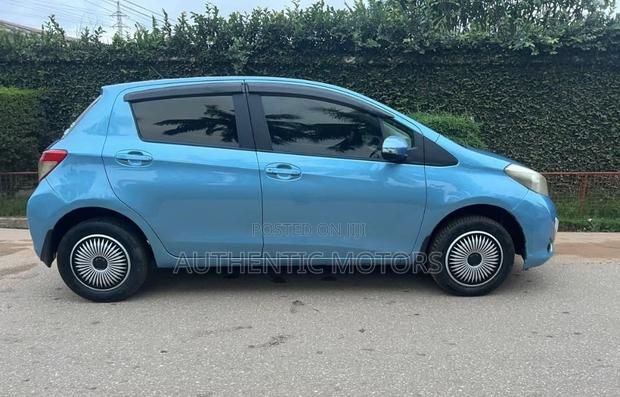 Toyota Vitz 2012 Blue