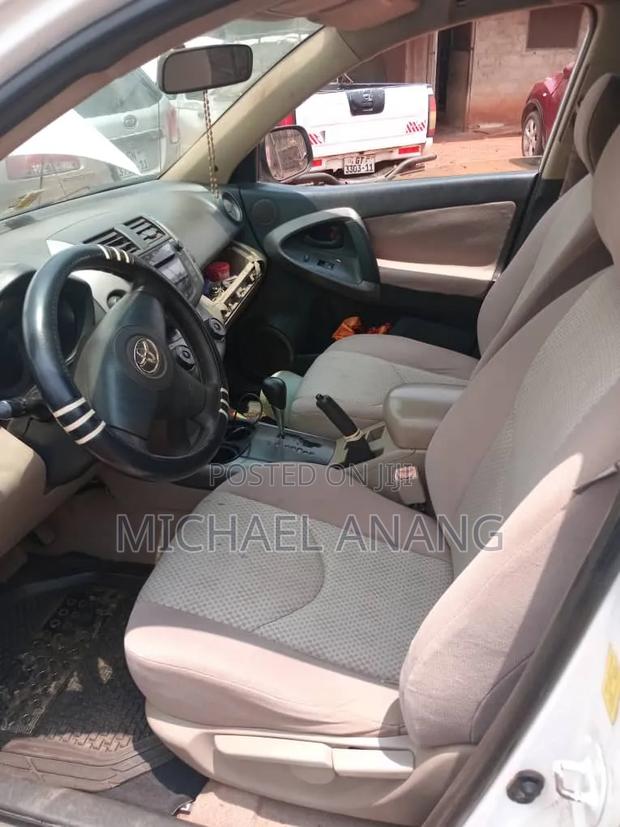 Toyota RAV4 2005 White