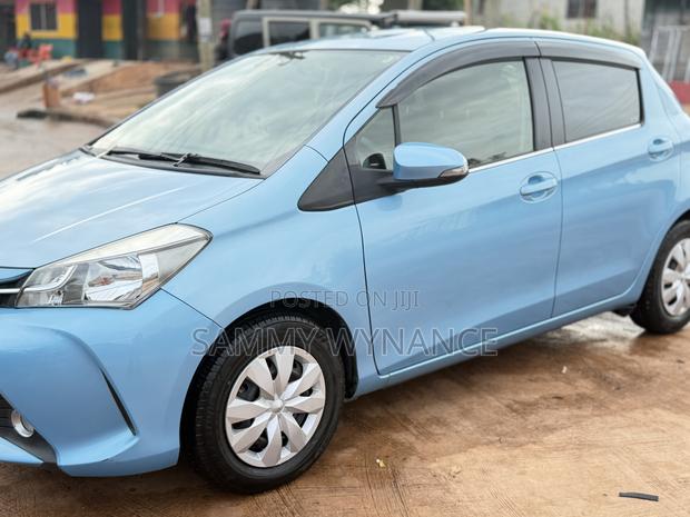 Toyota Vitz 1.3 FWD 5dr 2014 Blue
