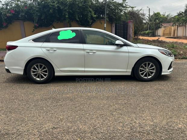 Hyundai Sonata SE 2018 White